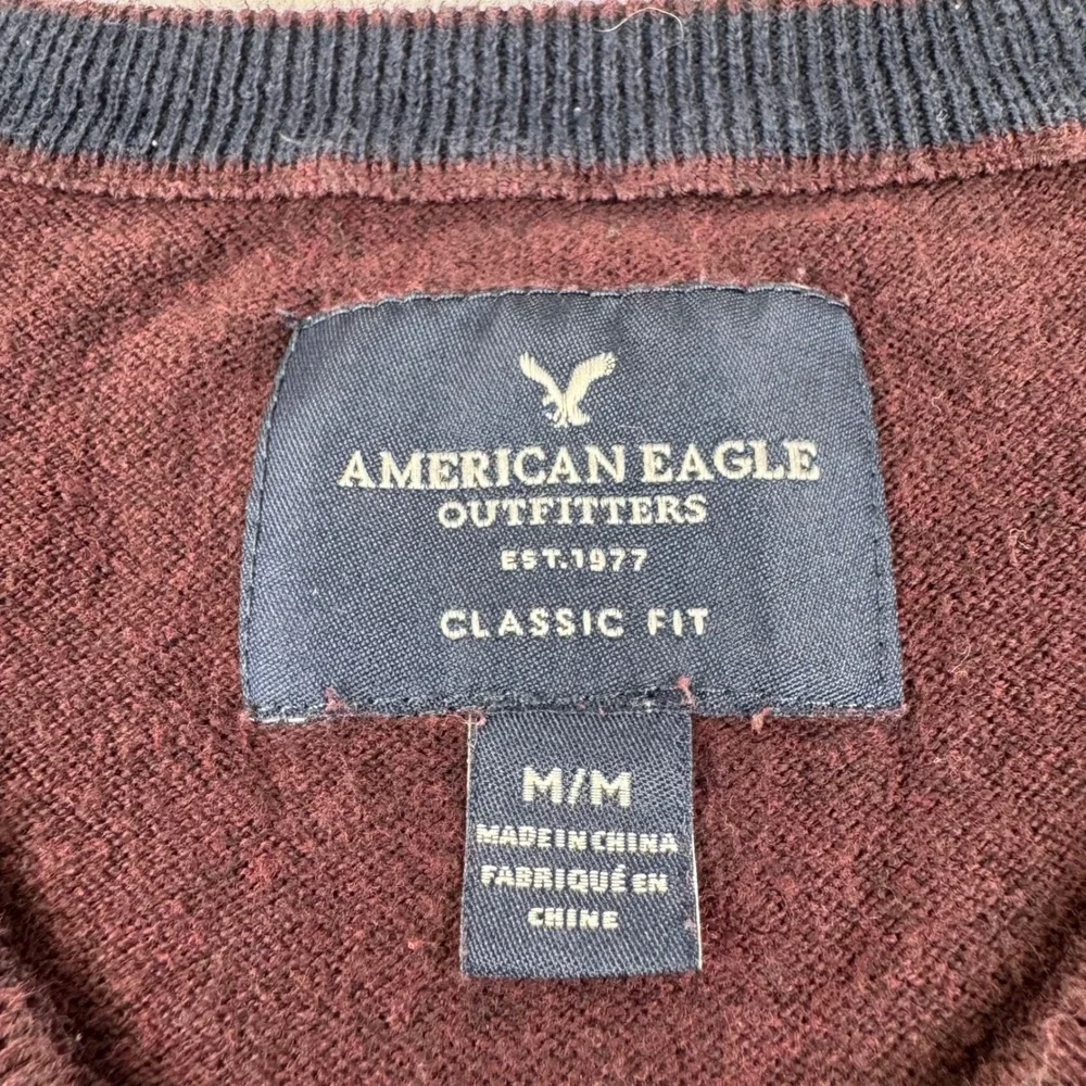 American Eagle V-Neck Sweater Mens Medium Burgundy Classic Fit Cotton Pullover